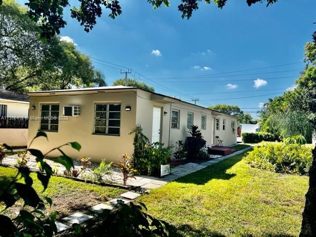 Photo of 1906 Rodman St in Hollywood, FL