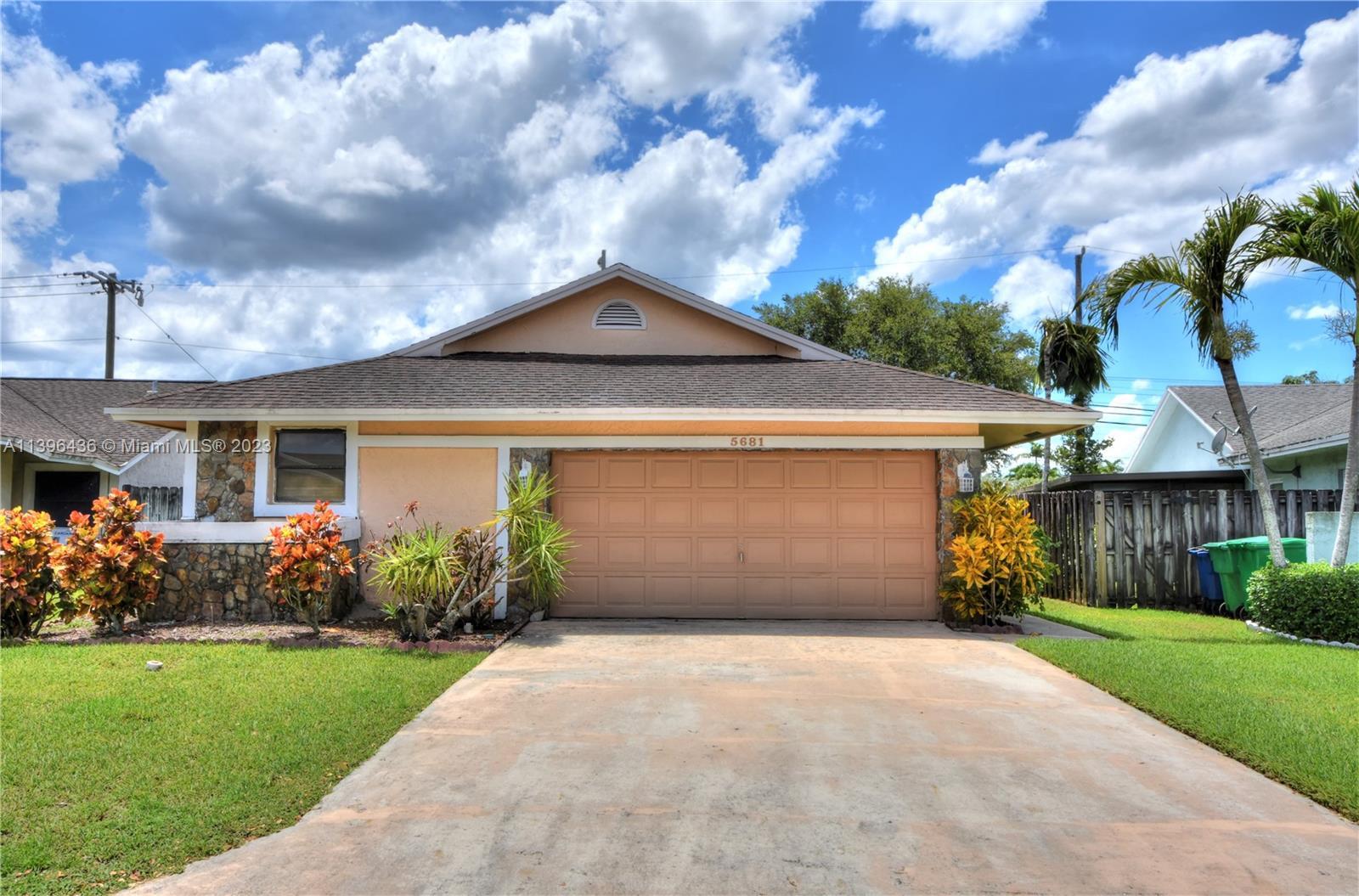 Photo of 5681 SW 99th Ln in Cooper City, FL