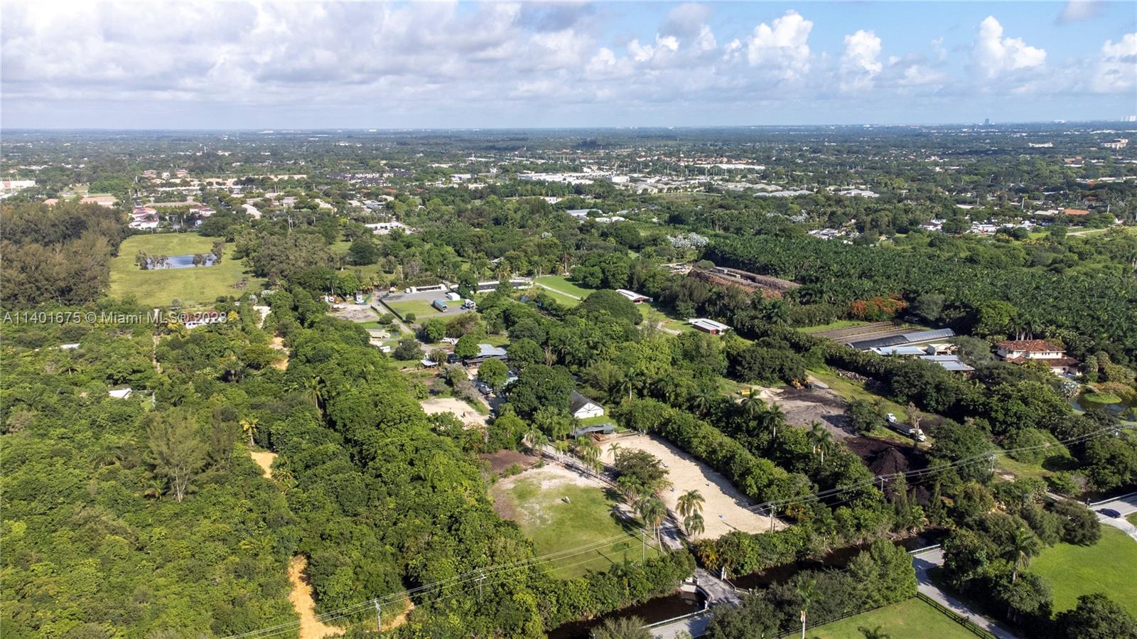 Photo of 5075 SW 70th Ave in Davie, FL