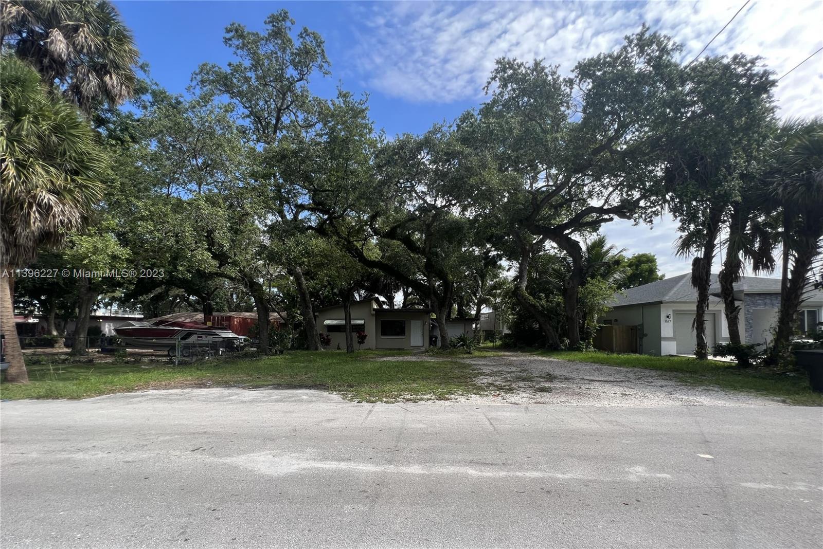 Photo of 1525 SW 27th Ct in Fort Lauderdale, FL