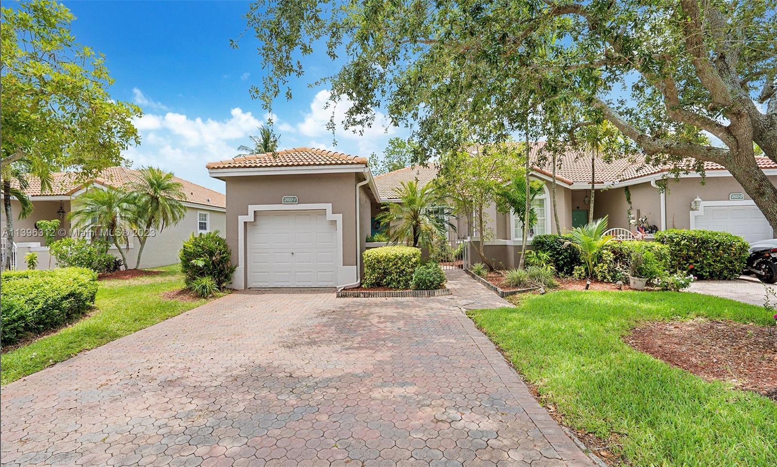 Photo of 2920 E Aragon Blvd #1 in Sunrise, FL