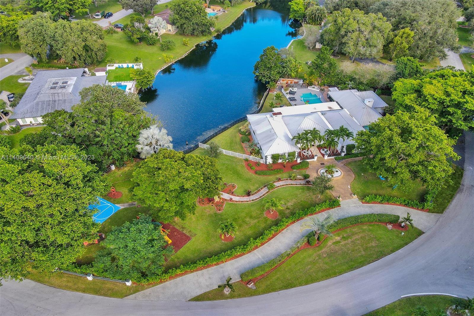 Photo of 11155 SW 40th St in Davie, FL