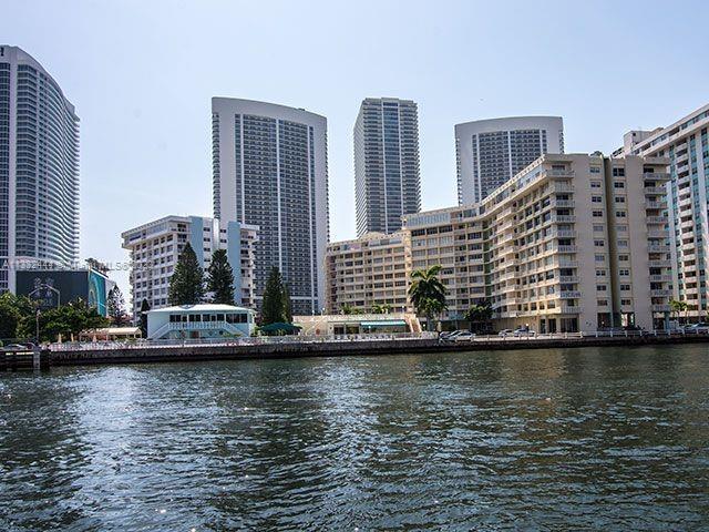 Photo of 1825 S Ocean Dr #514 in Hallandale Beach, FL