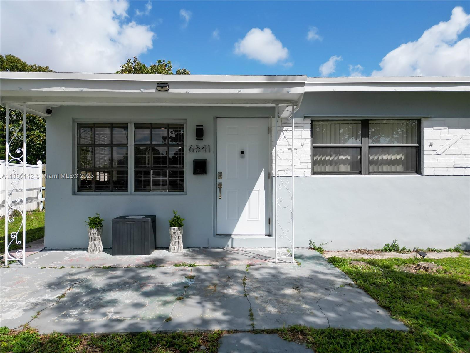 Photo of 6541 Miramar Pky in Miramar, FL