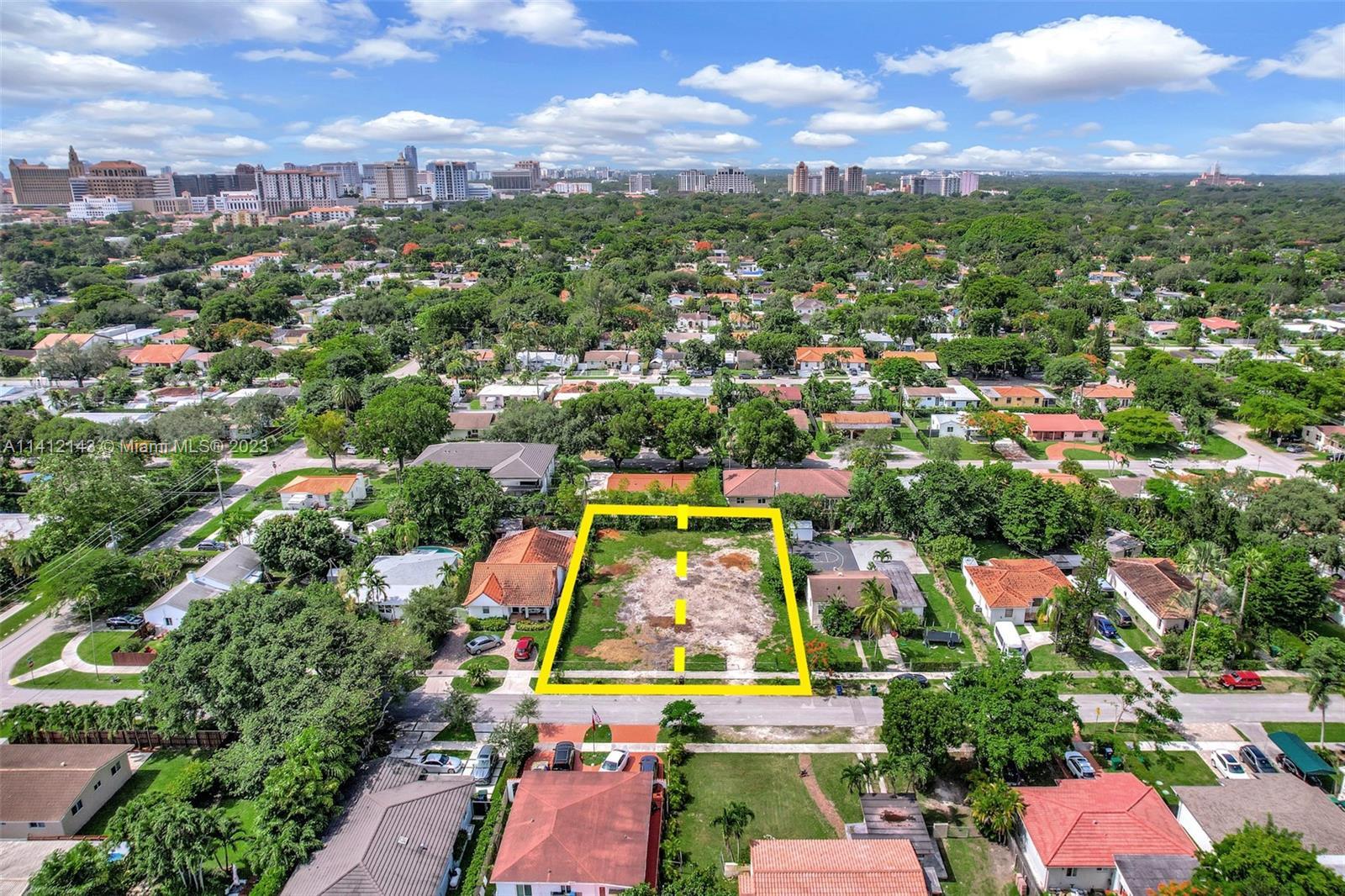 Photo of 4340 SW 10th St in Miami, FL