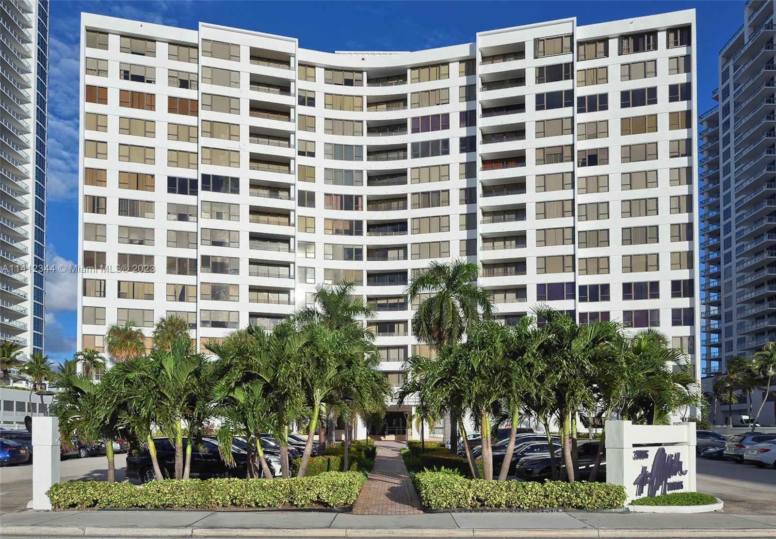 Photo of 3505 S Ocean Dr #816 in Hollywood, FL