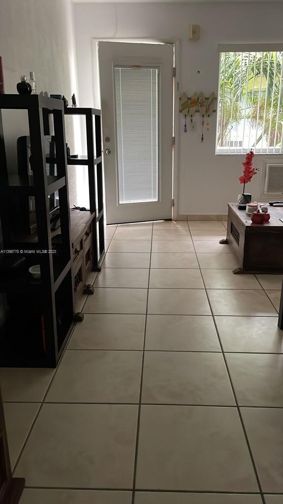 Photo of 655 Meridian Ave #23 in Miami Beach, FL