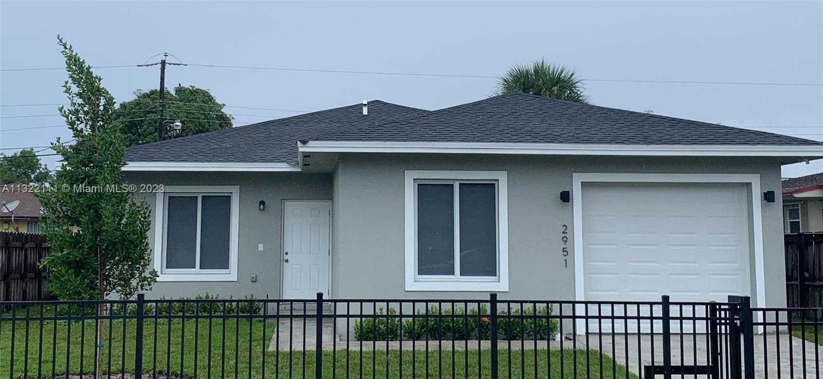 PRE-CONSTRUCTION BEAUTIFUL HOME 5/2.5/1 GARAGE LUXURY VINYL TILE, 8FT CEILING, 8FT DOORS, WOOD CABIN