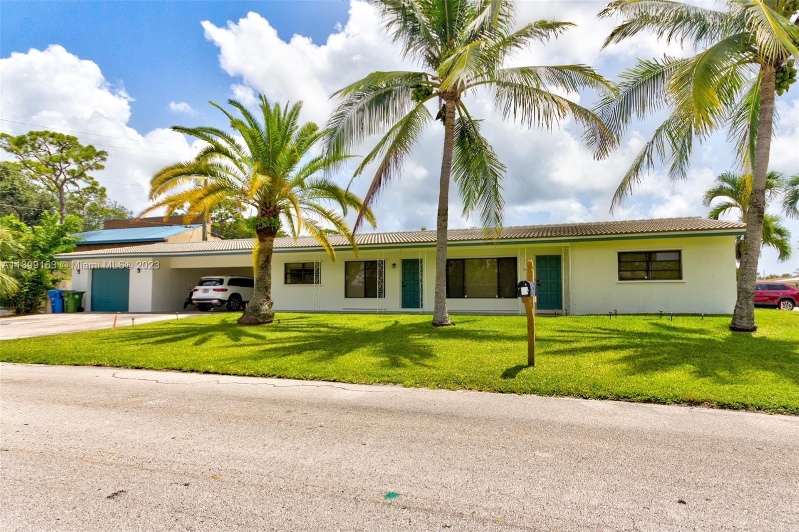 Introducing a stunning duplex in central Wilton Manors. This versatile property offers a prime locat