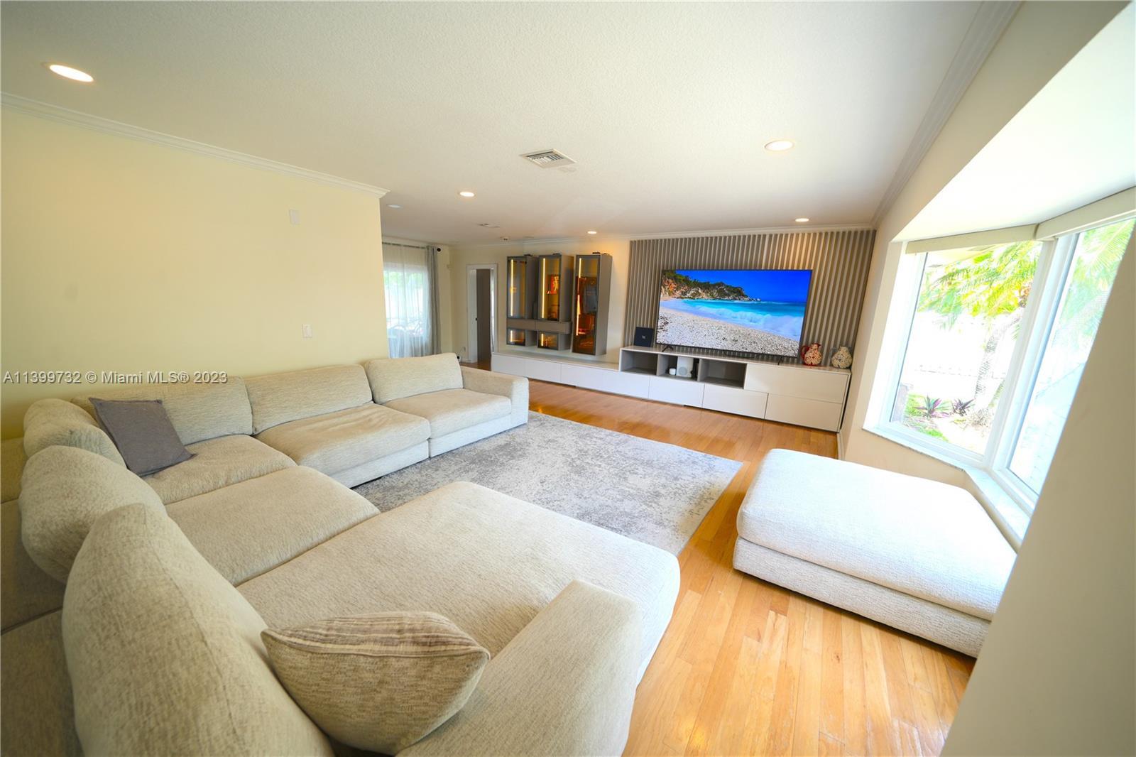 Photo of 2509 NE 35th Dr in Fort Lauderdale, FL