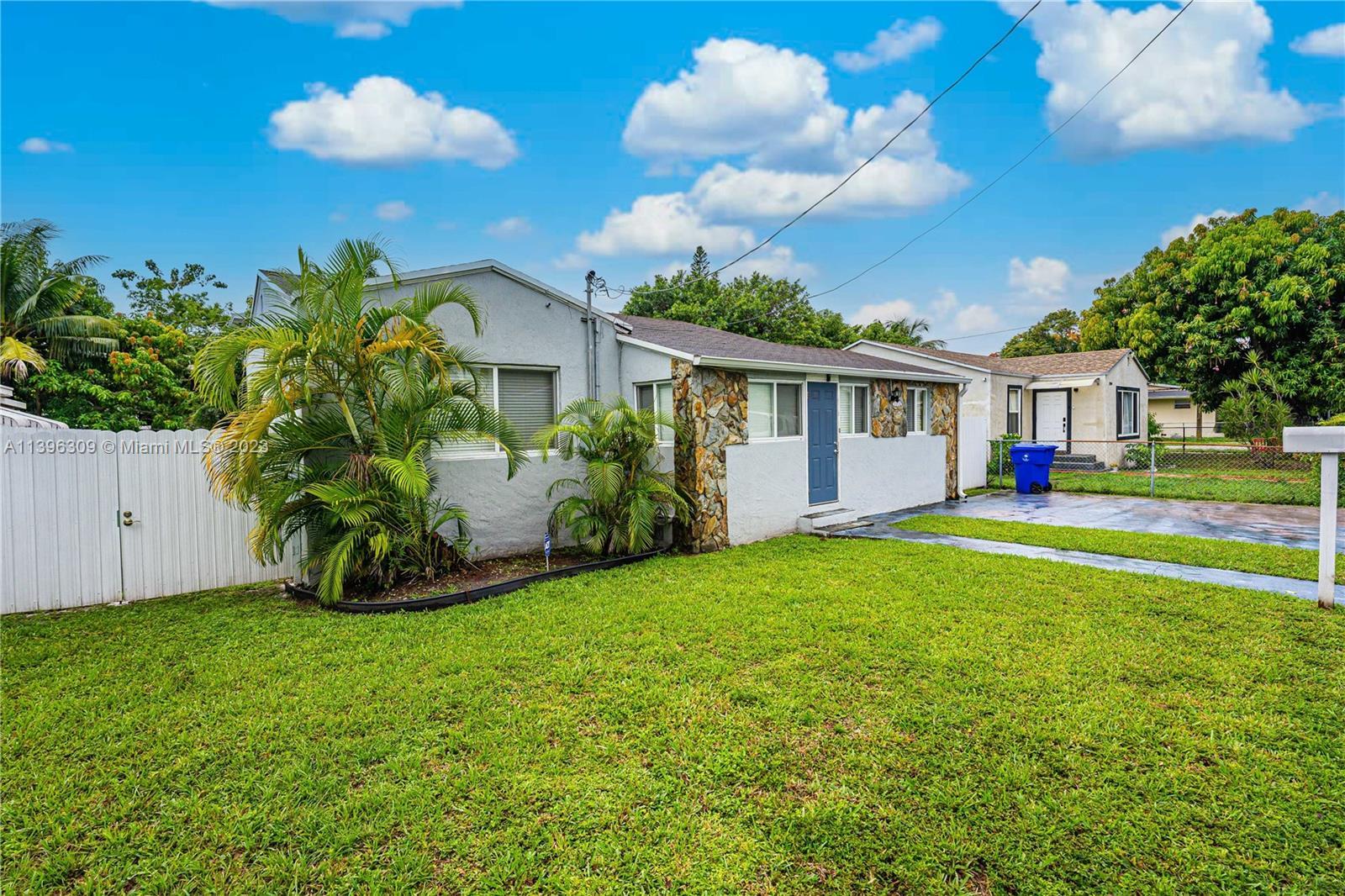 Photo of 1376 NW 41st St in Miami, FL