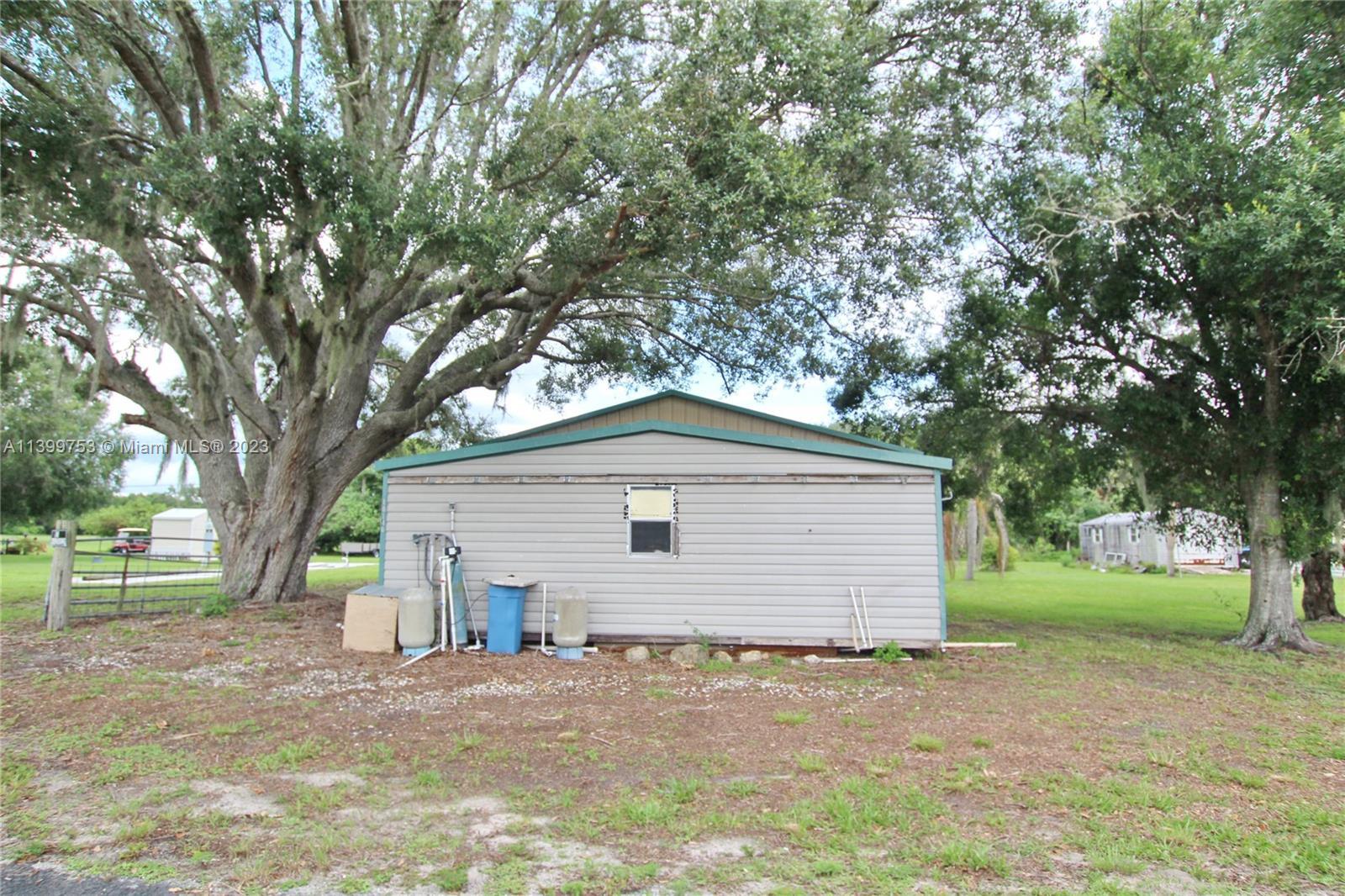 Photo of 1148 Pylant Dr in Moore Haven, FL