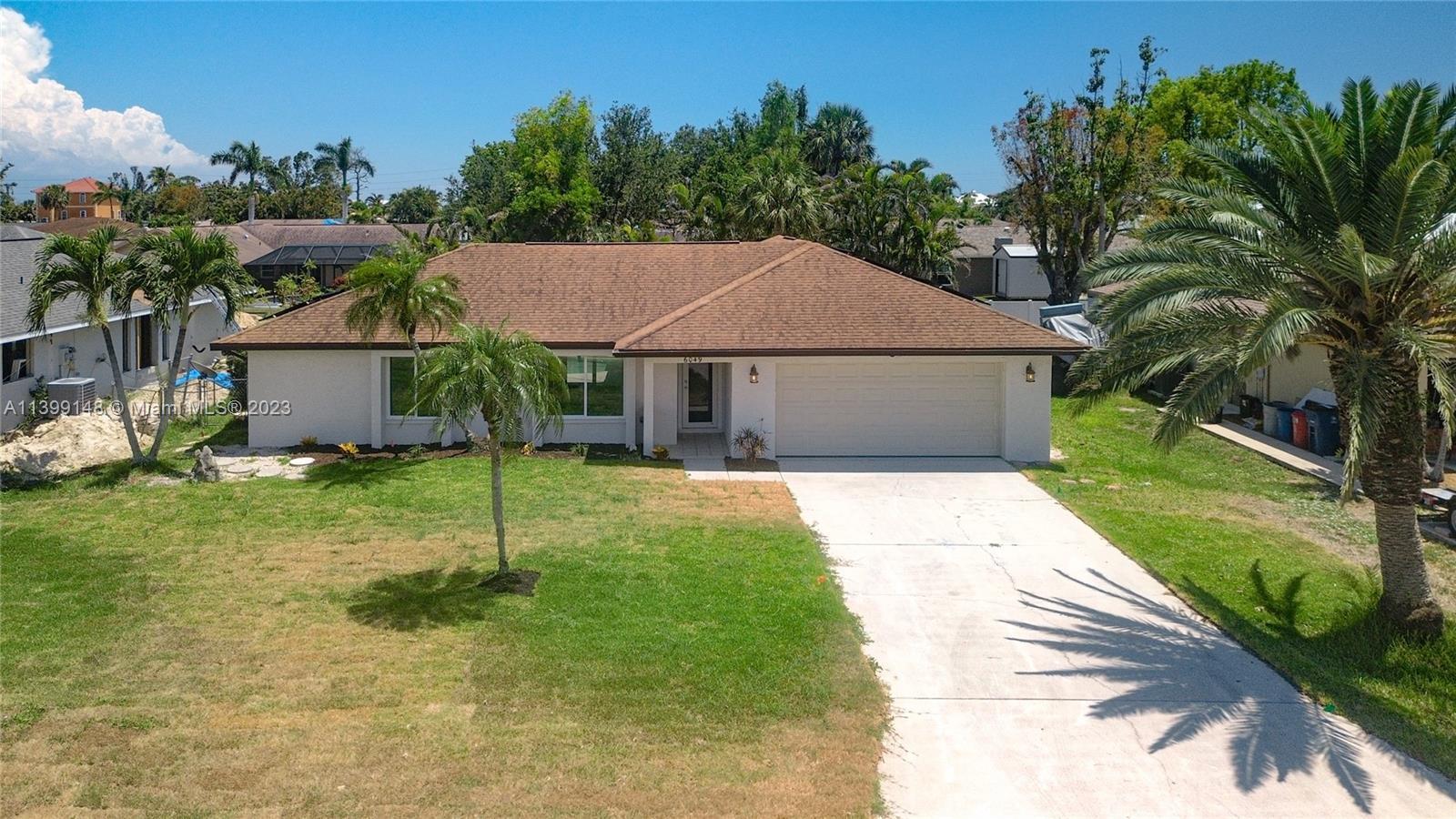 Photo of 6049 Pertshire Ln in Fort Myers, FL