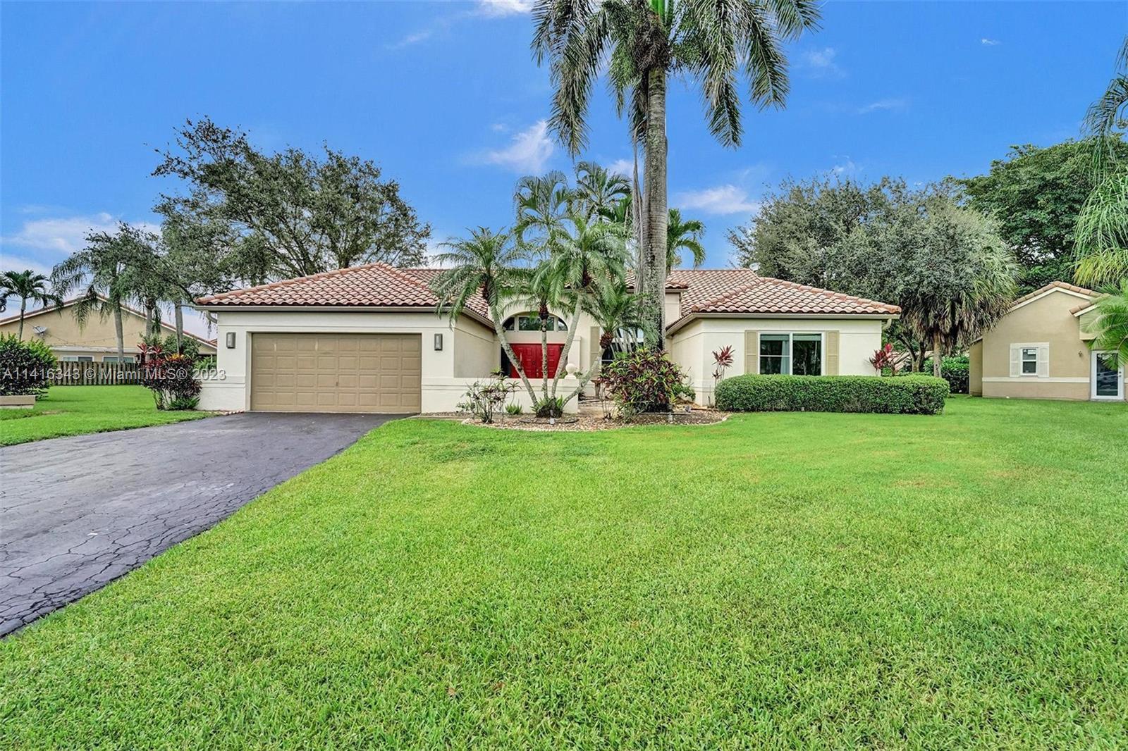 Photo of 3315 Maple Ln in Davie, FL