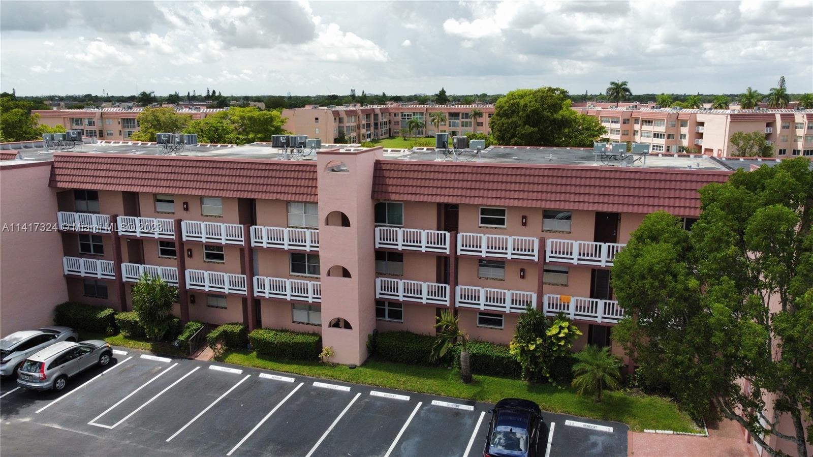 Photo of 9501 Sunrise Lakes Blvd #104 in Sunrise, FL