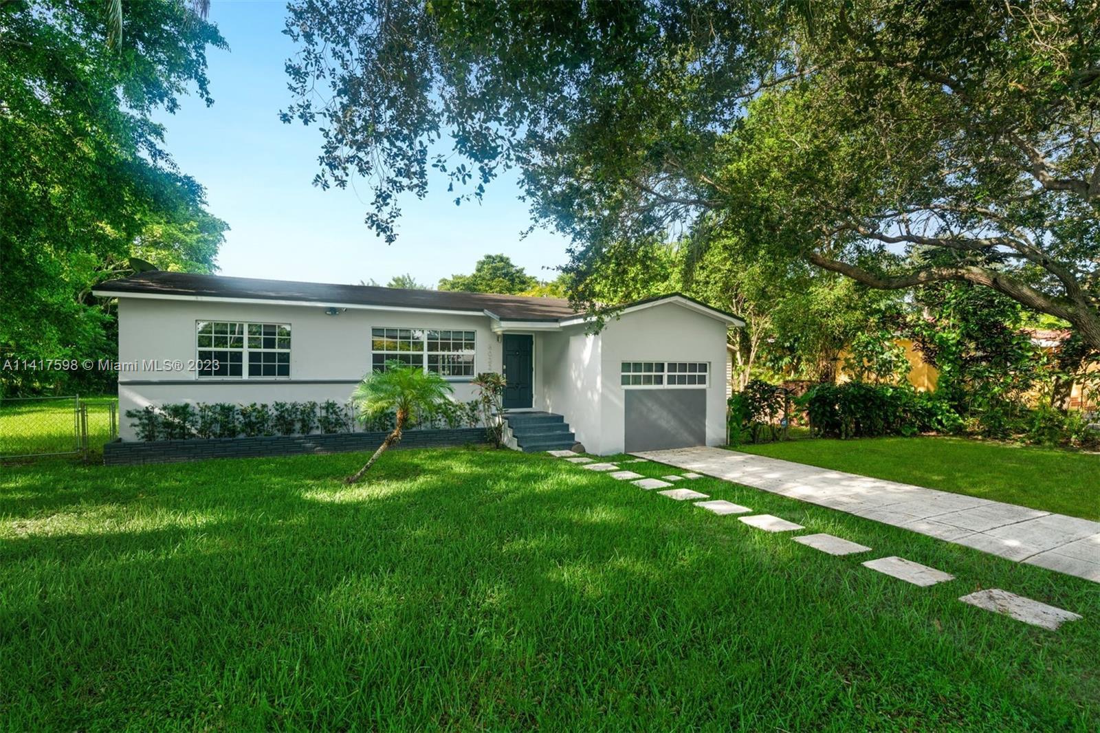 Photo of 6022 SW 58th St in South Miami, FL
