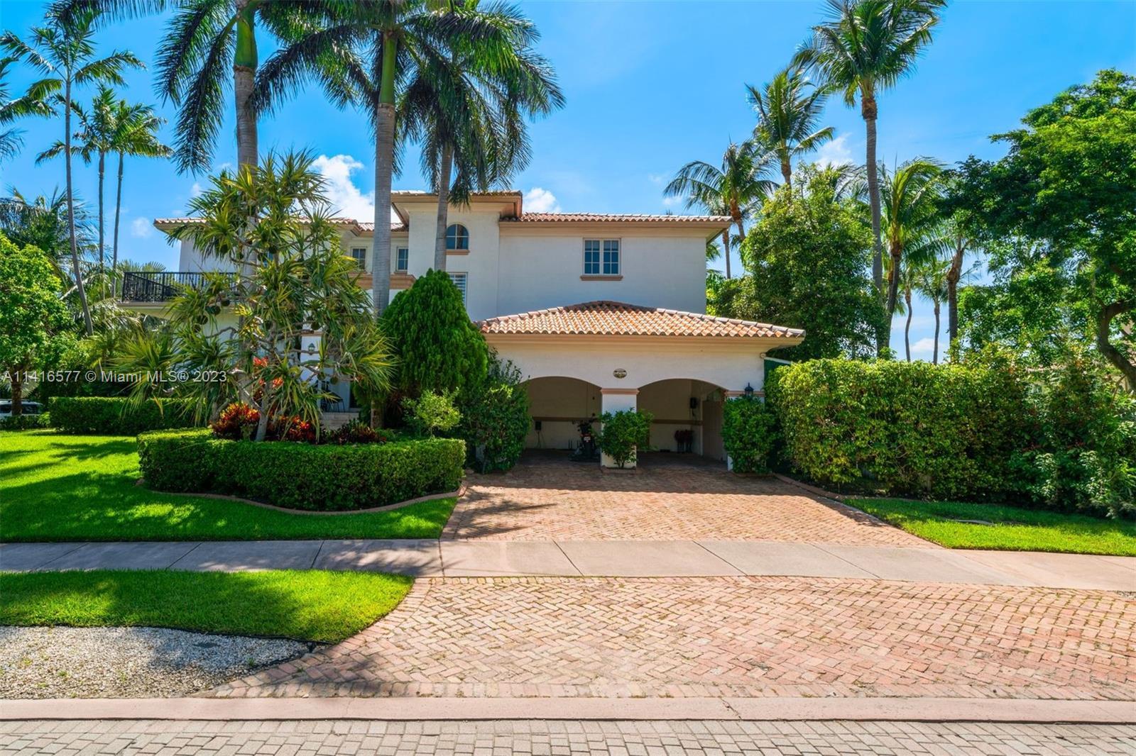 Photo of 580 Harbor Dr in Key Biscayne, FL