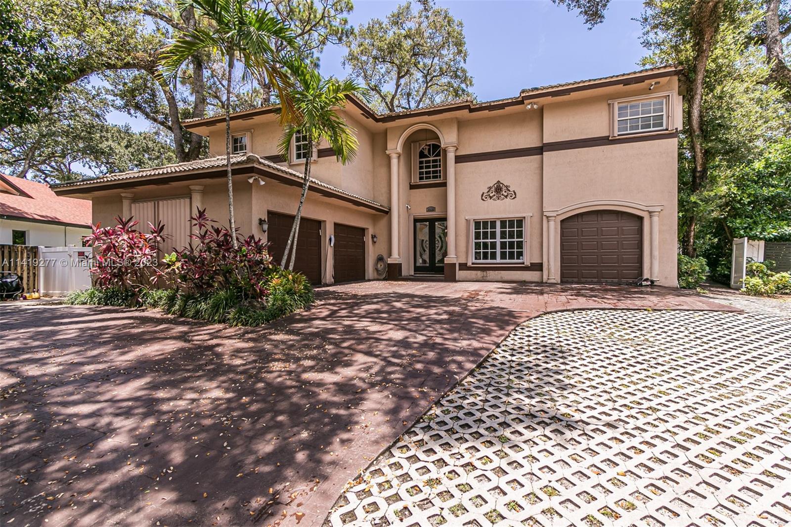 Photo of 5970 SW 37th Ter in Dania Beach, FL