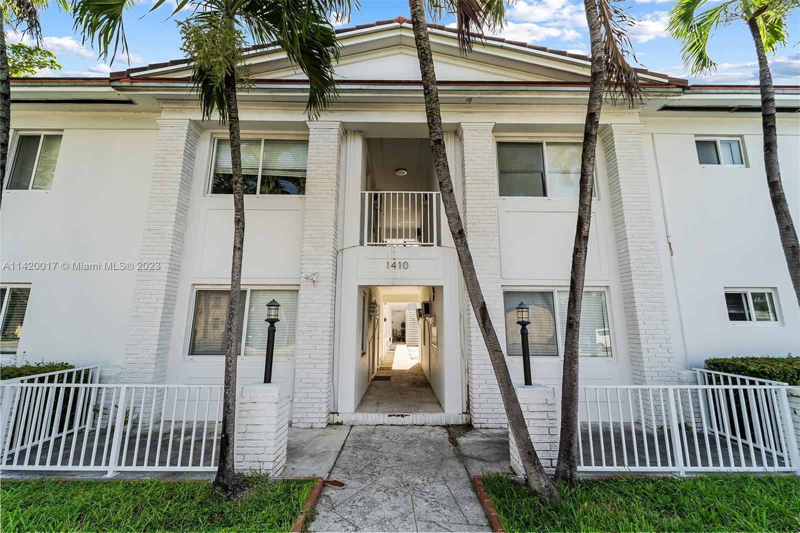 Photo of 1410 S Douglas Rd in Coral Gables, FL