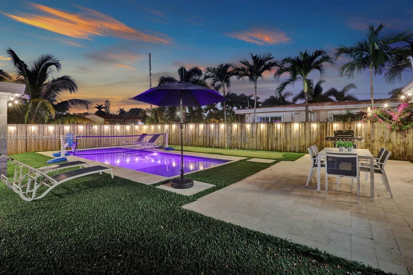 Photo of 1124 NE 6th St in Hallandale Beach, FL