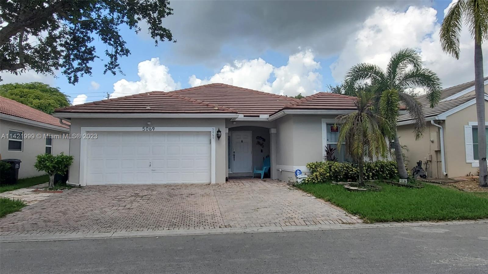 Photo of 5069 SW 34th Ter in Hollywood, FL