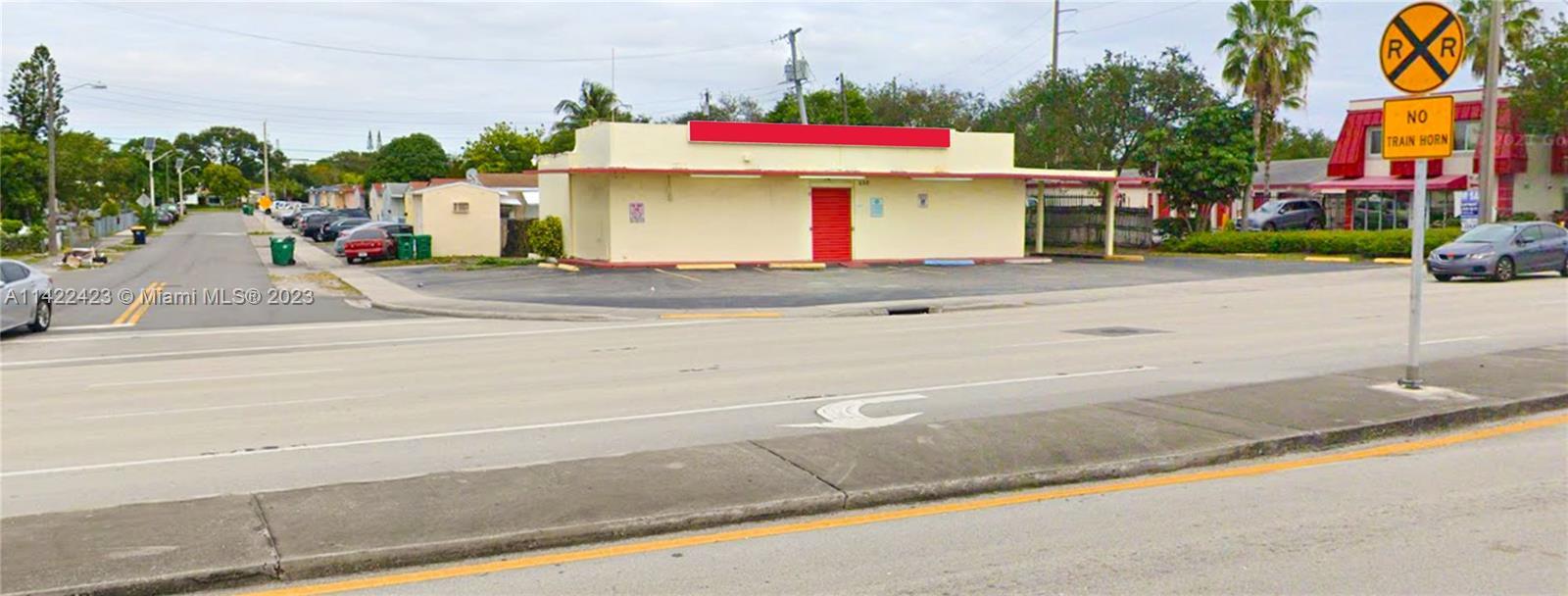 Photo of 530 Stirling Rd in Dania Beach, FL