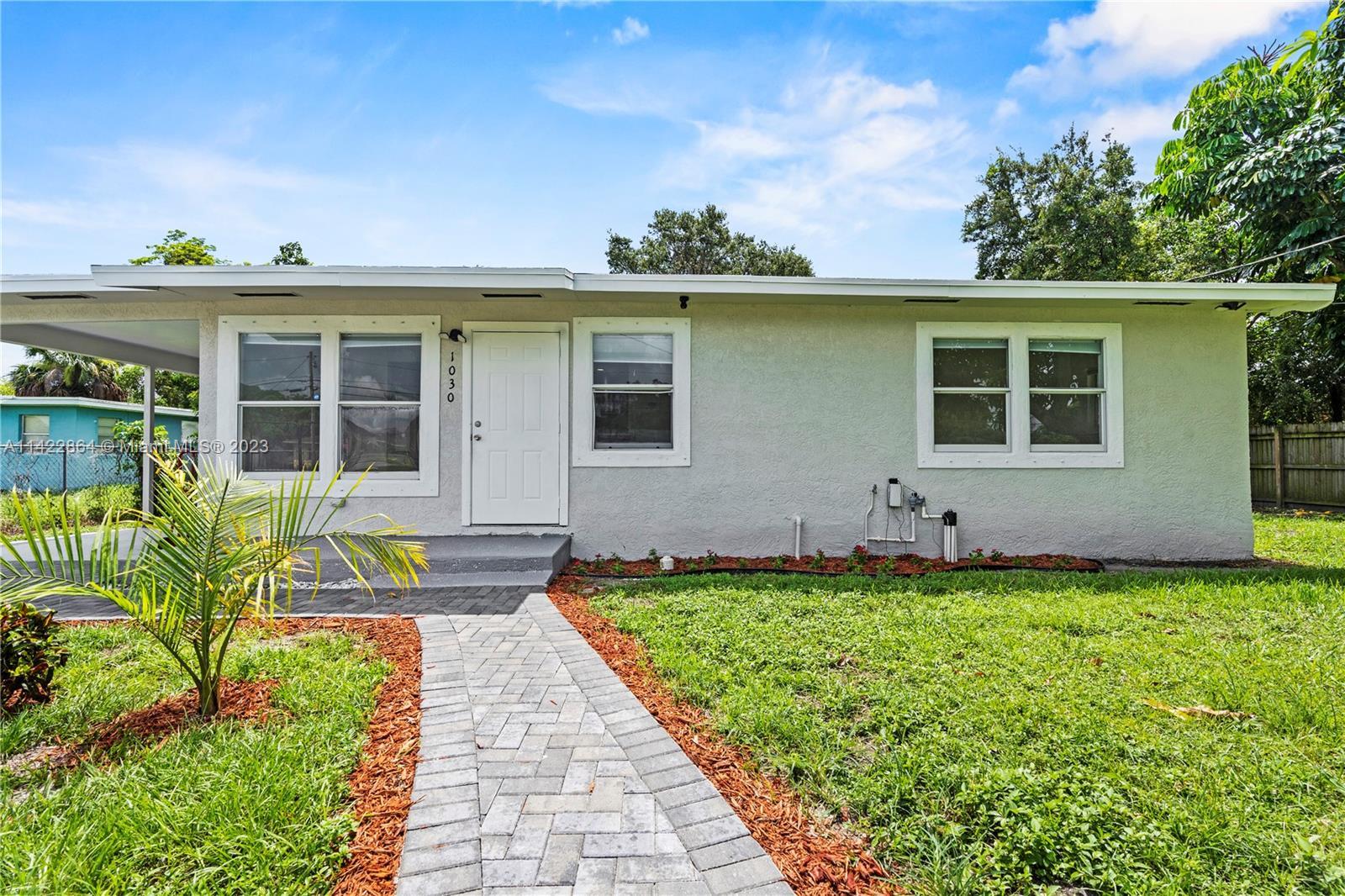 Amazing just remodeled single family home in the heart of West Palm Beach, Brand New cabinets and ca