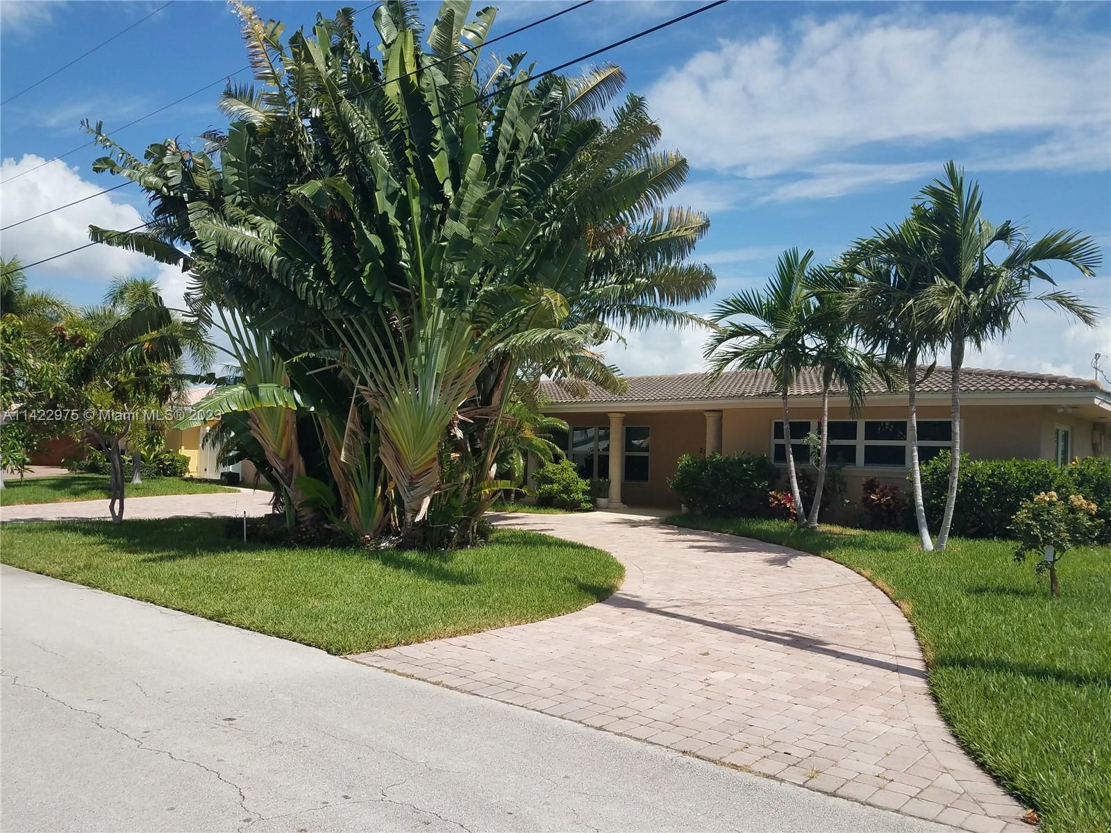 Photo of 2121 NE 29th St in Lighthouse Point, FL