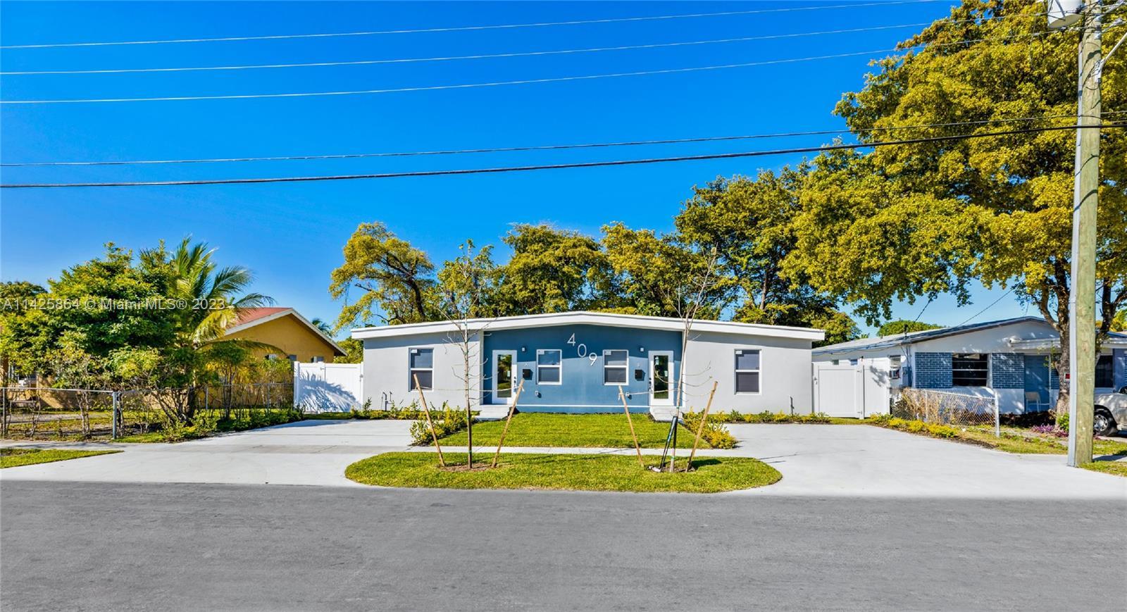 Photo of 409 NW 4th Ave in Hallandale Beach, FL