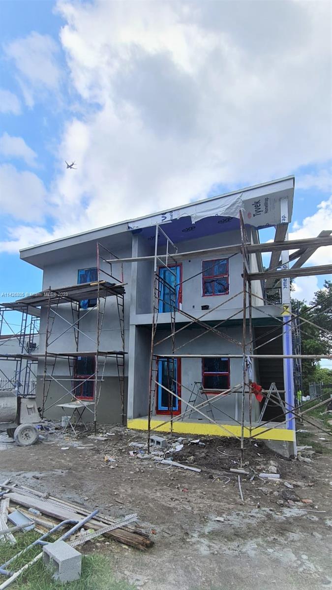 Photo of 526 NW 6th St in Hallandale Beach, FL