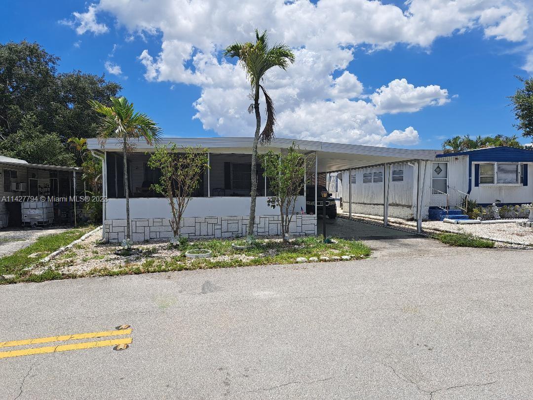 Photo of 2854 SW 58th Mnr in Dania Beach, FL