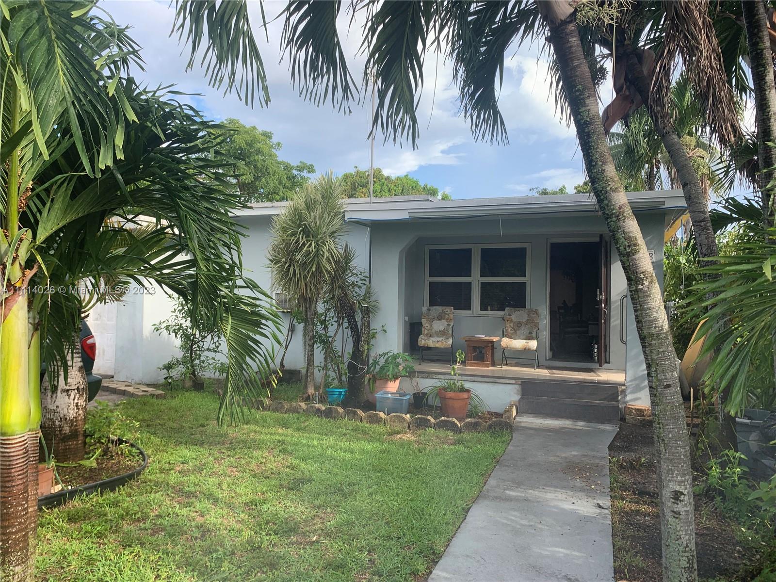 Photo of 848 E 27th St in Hialeah, FL