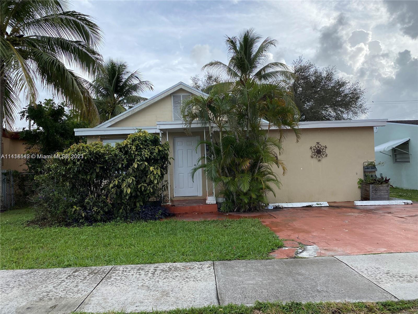 Photo of 2336 Taft St in Hollywood, FL