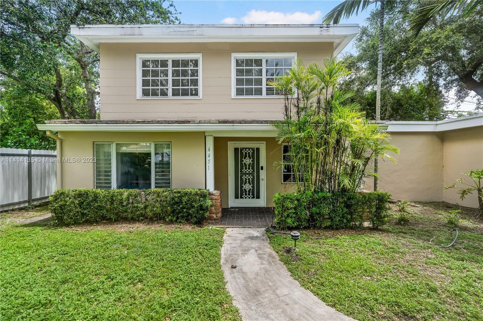 Photo of 4451 SW 14th St in Miami, FL
