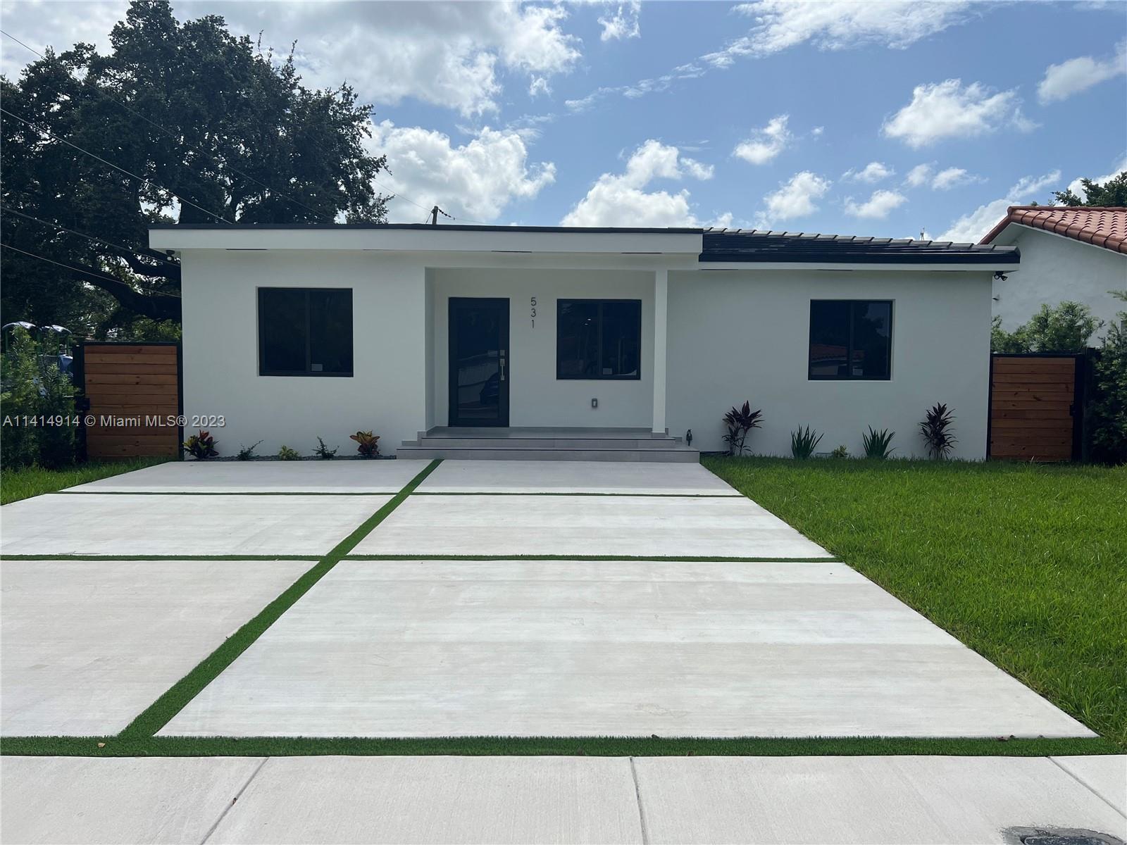 Photo of 531 Lee Dr in Miami Springs, FL