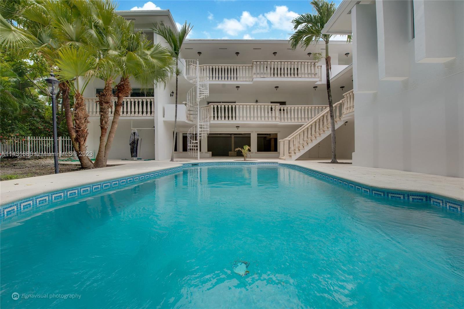 Photo of 7521 Los Pinos Blvd in Coral Gables, FL