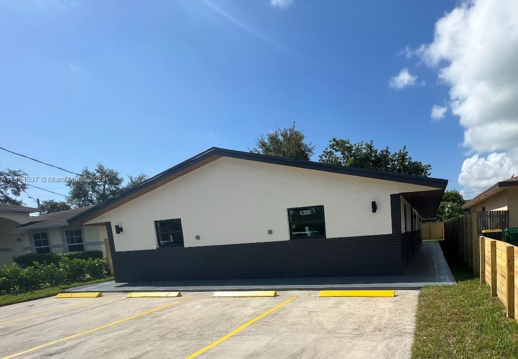 Photo of 509 NW 3rd Ter in Dania Beach, FL