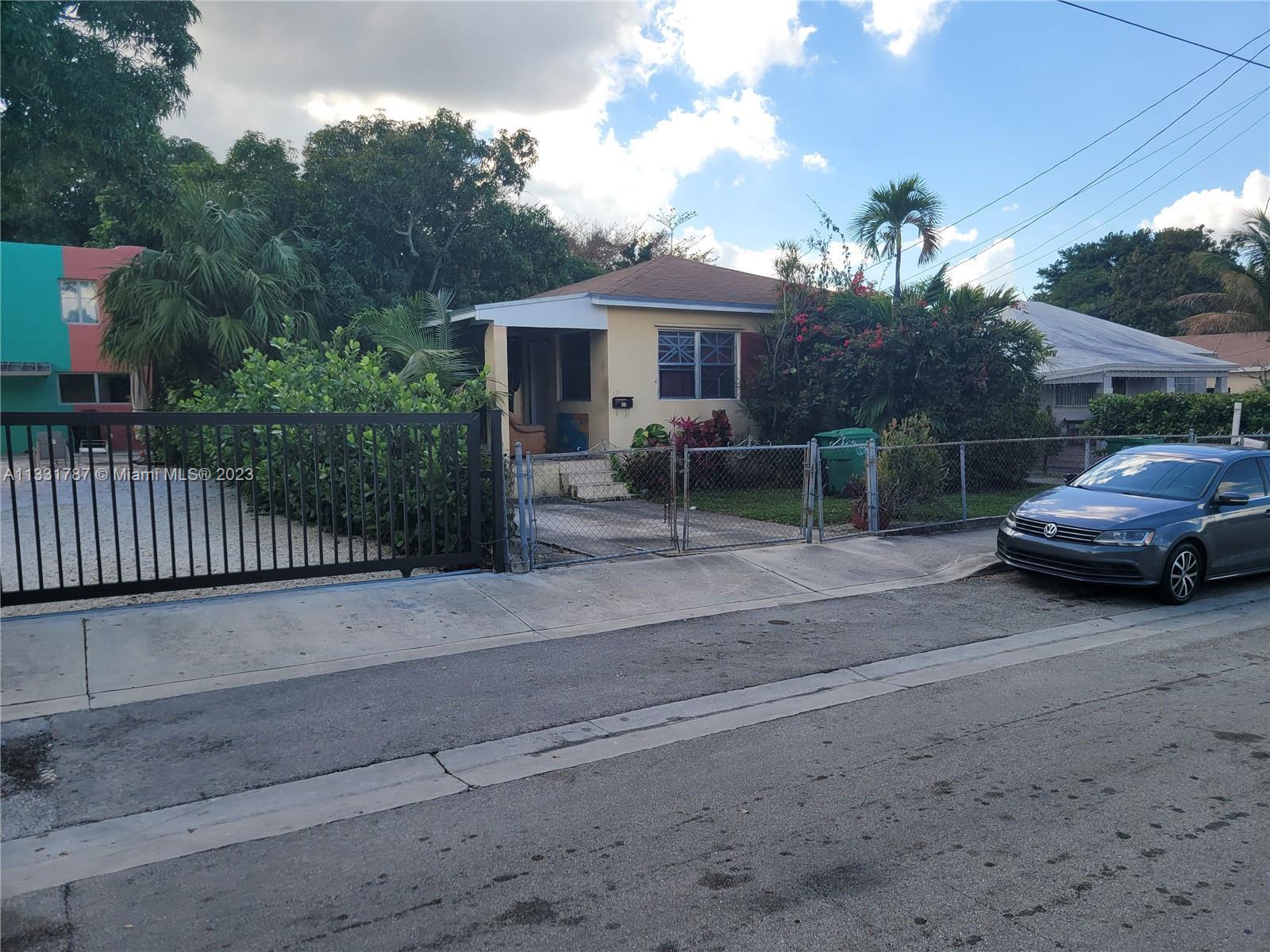 Photo of 320 NW 32nd St in Miami, FL