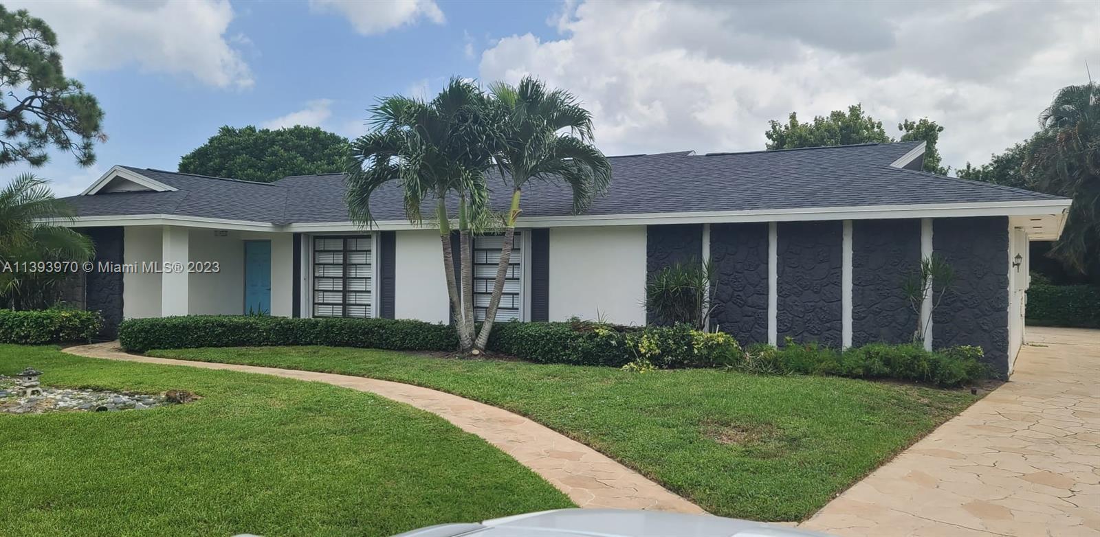 Photo of 4104 Larch Ave in Palm Beach Gardens, FL