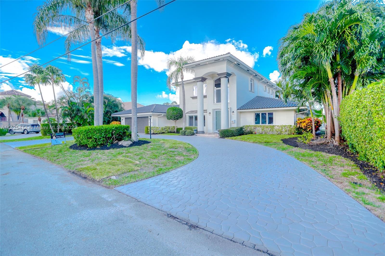 Photo of 5111 NE 30th Ave in Lighthouse Point, FL