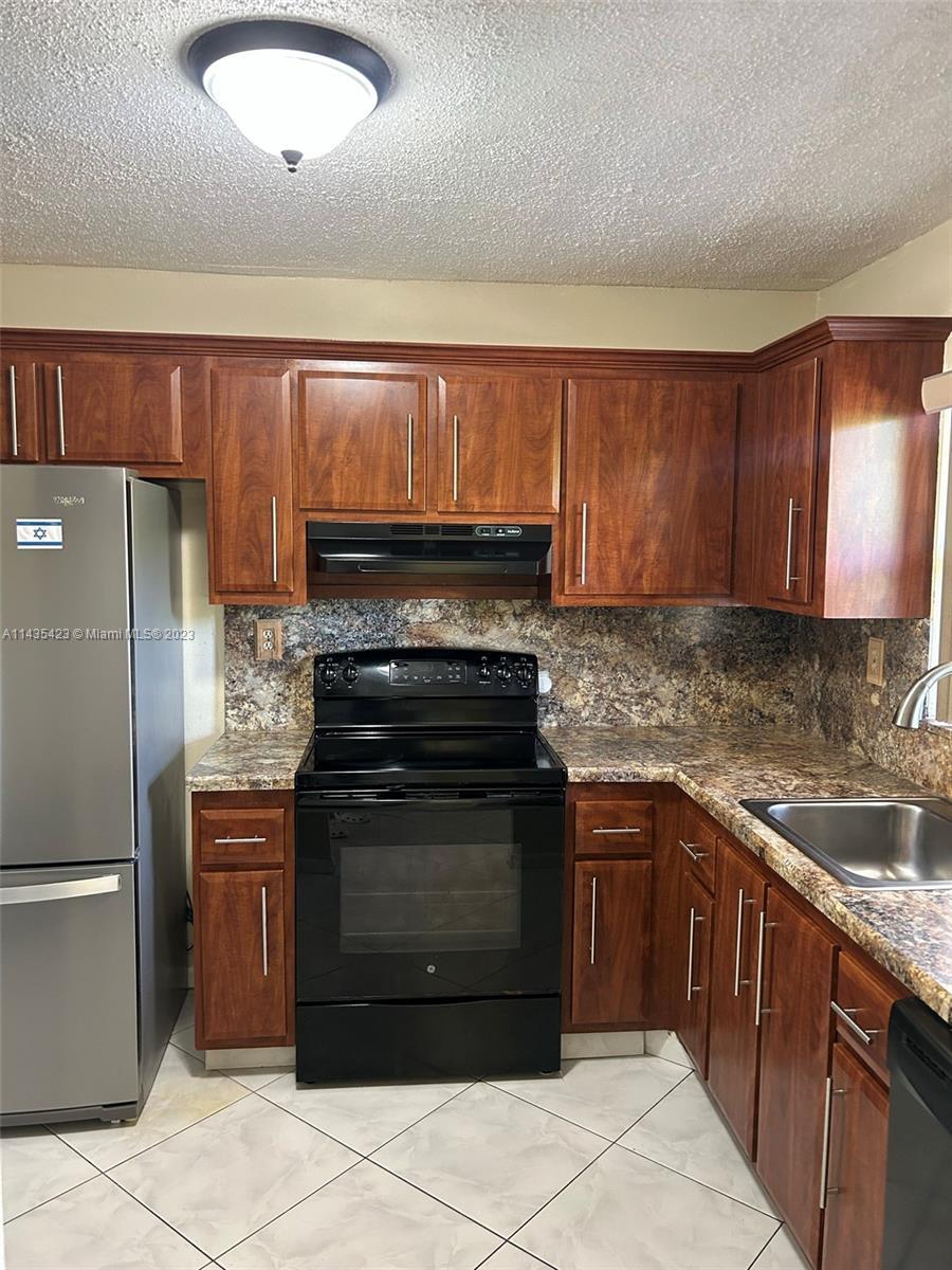 Photo of 9801 Sunrise Lakes Blvd #303 in Sunrise, FL