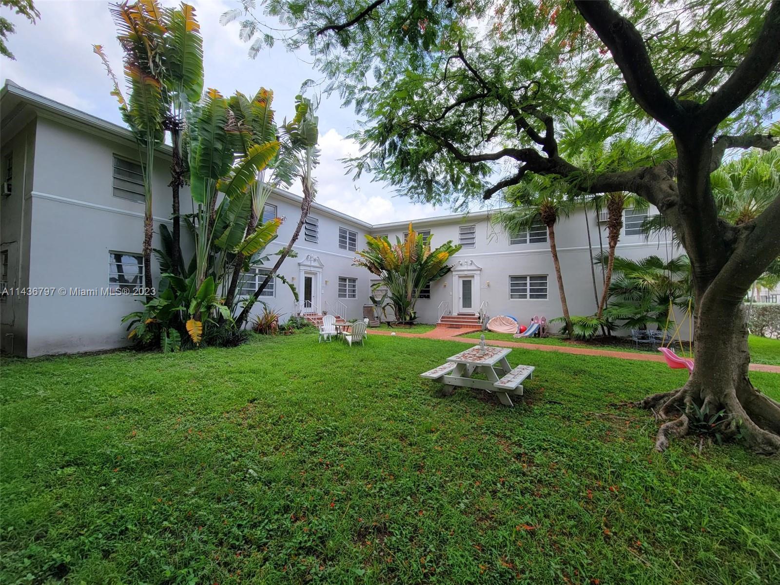 Photo of 418 Valencia Ave in Coral Gables, FL