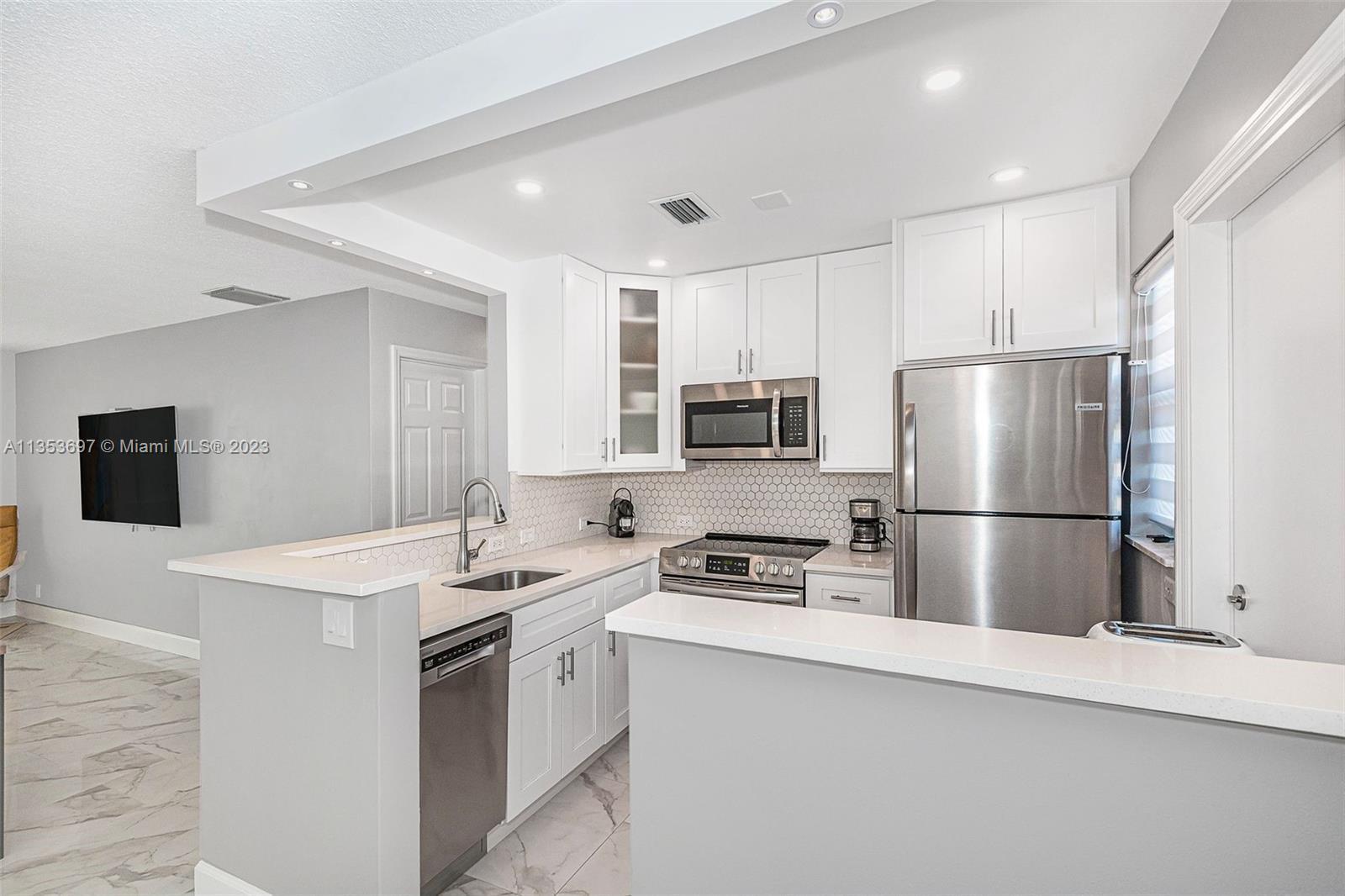 Photo of 700 Layne Blvd #219 in Hallandale Beach, FL