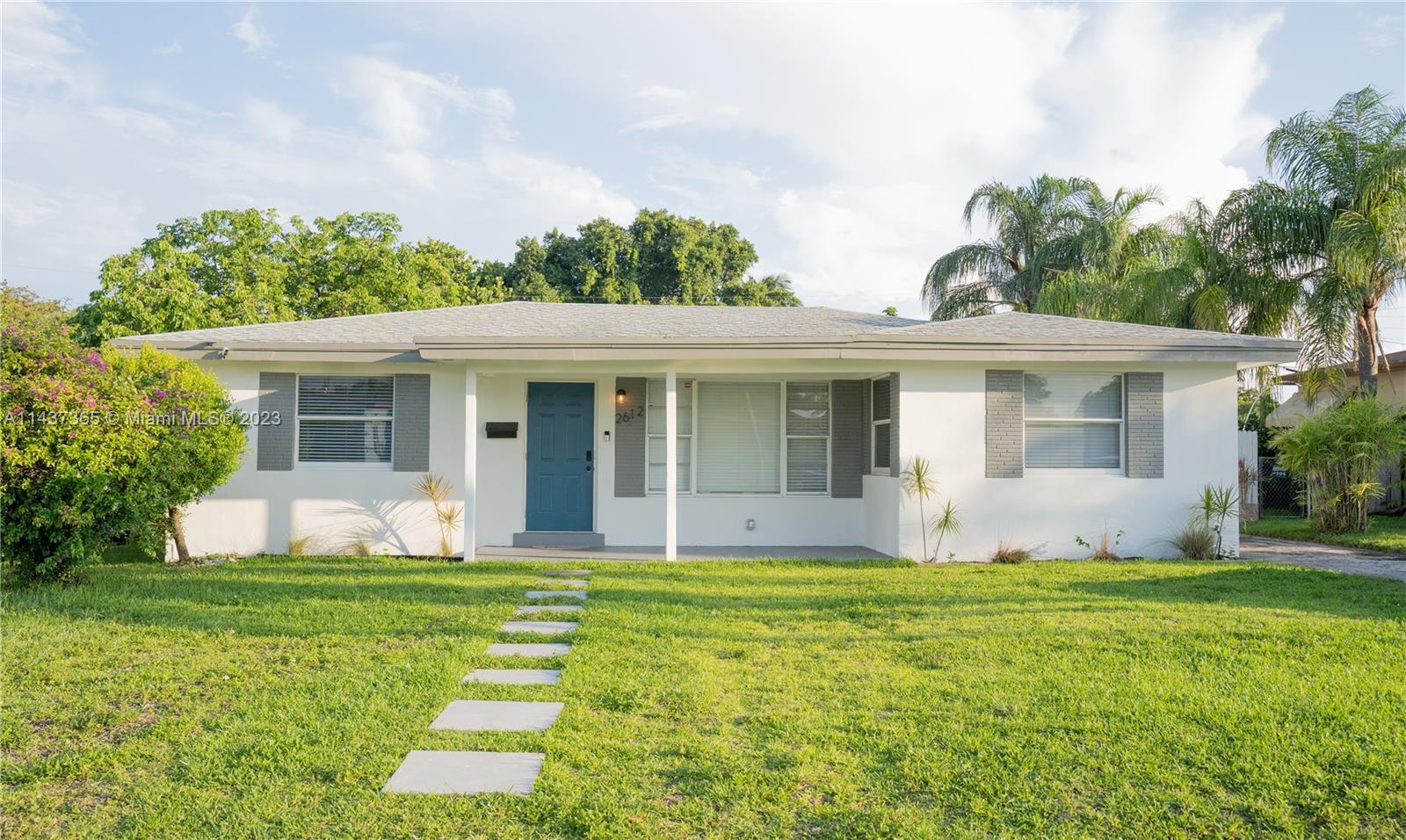 Photo of 2612 Rodman St in Hollywood, FL