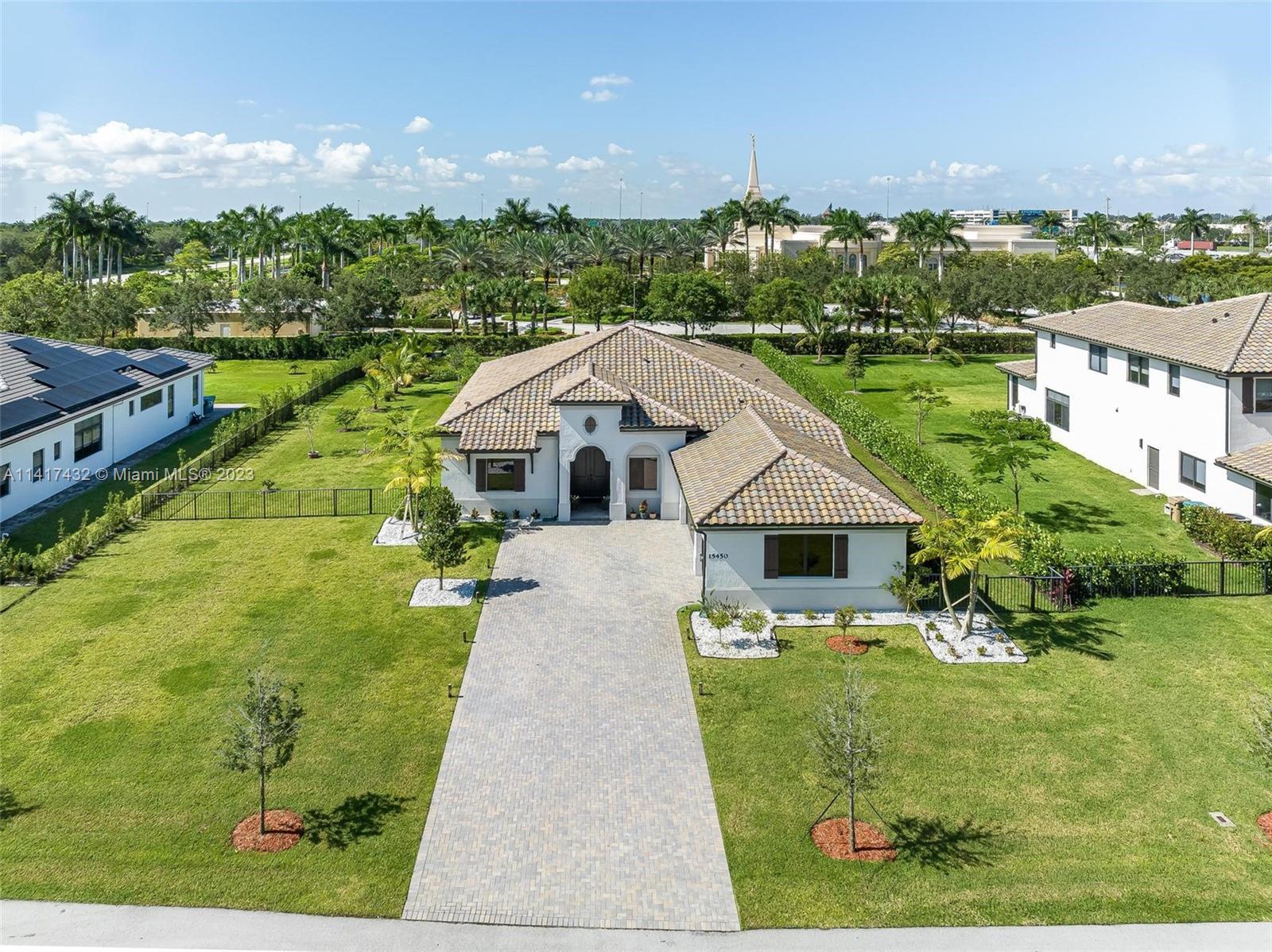 Photo of 15450 SW 38th Ct in Davie, FL