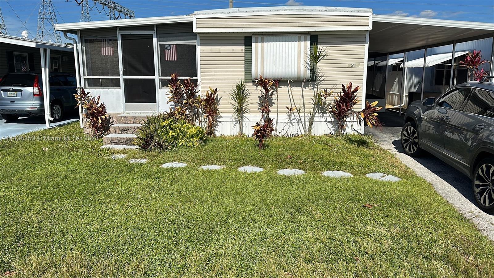 Photo of 2957 SW 54th St in Dania Beach, FL