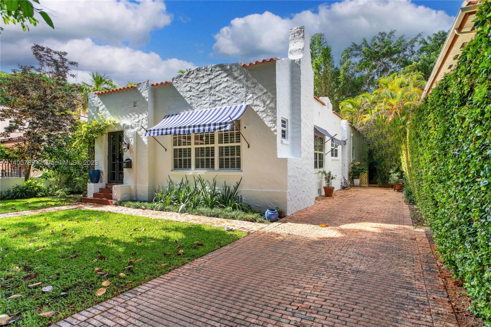 Photo of 1216 Almeria Ave in Coral Gables, FL