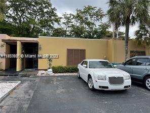 Photo of 6705 Kingsmoor Wy in Miami Lakes, FL
