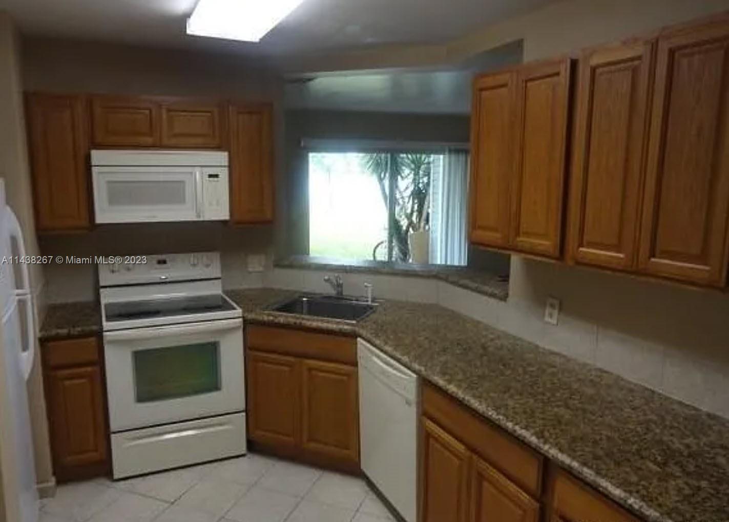 Photo of 3437 NW 44th St #101 in Oakland Park, FL
