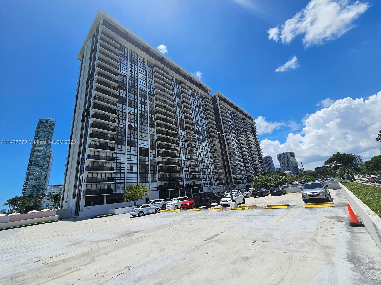 Photo of 600 NE 36th St #1419 in Miami, FL